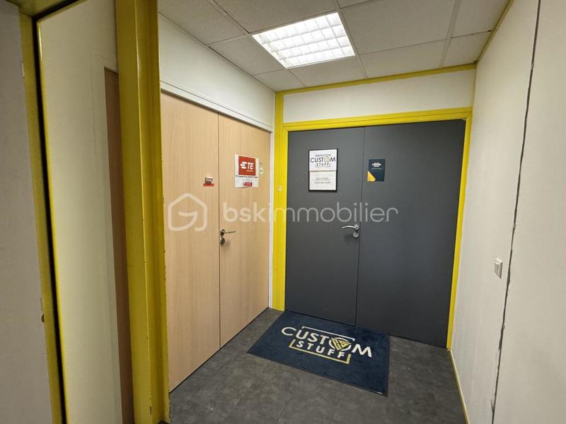 Bureau - 730 m² - 20 pièces