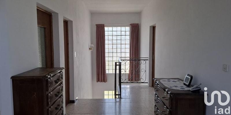 Maison - 270 m² - 10 pièces