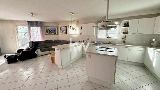 Maison jumelée - 118 m² - 5 pièces