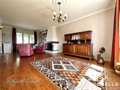 Maison ancienne - 233 m² - 8 pièces