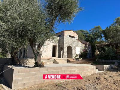 Maison - 160 m² - 5 pièces