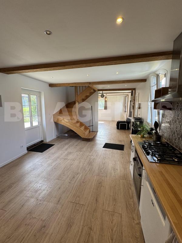 Maison - 90 m² - 4 pièces