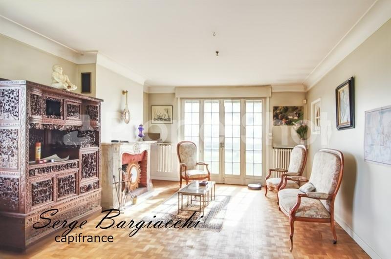 Maison - 200 m² - 8 pièces