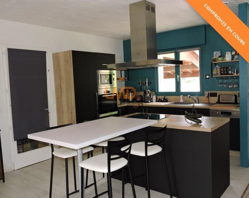 Maison - 179 m² - 8 pièces