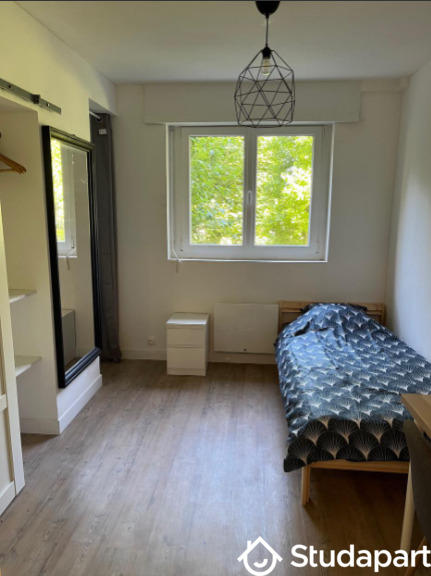 Chambre - 10 m² - 1 pièce