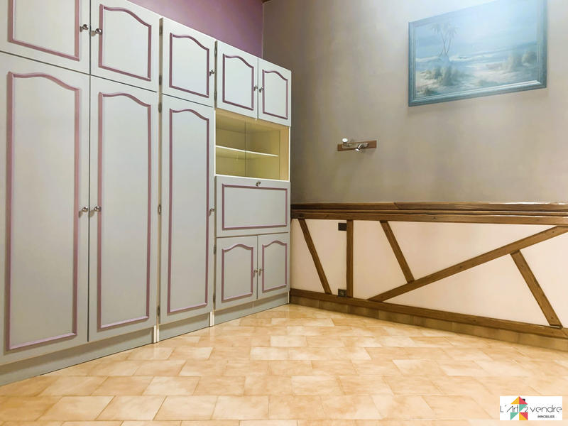 Maison ancienne - 325 m² - 11 pièces