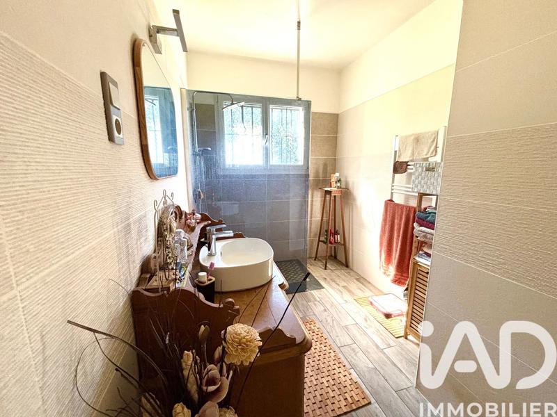 Maison - 180 m² - 9 pièces