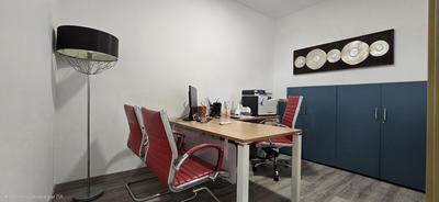 Local commercial - 150 m² - 6 pièces