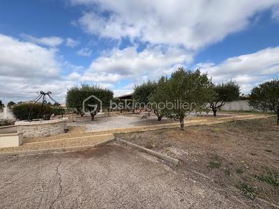 Terrain constructible - 900 m²
