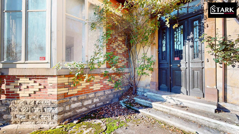 Maison - 274 m² - 10 pièces