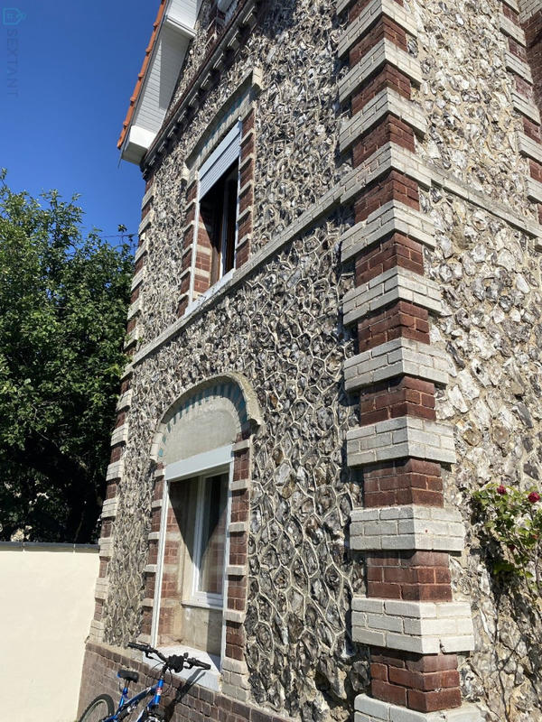 Maison - 165 m² - 8 pièces