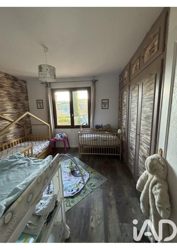 Maison - 225 m² - 8 pièces