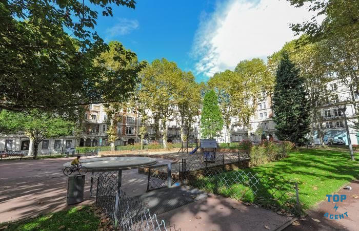 Local commercial - 58 m² - 4 pièces