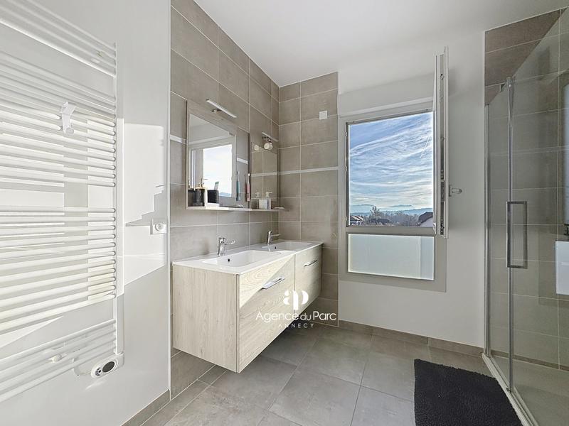 Appartement - 92 m² - 4 pièces