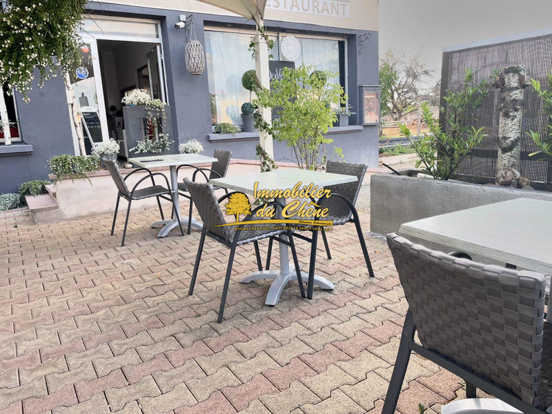 Maison - 218 m² - 10 pièces