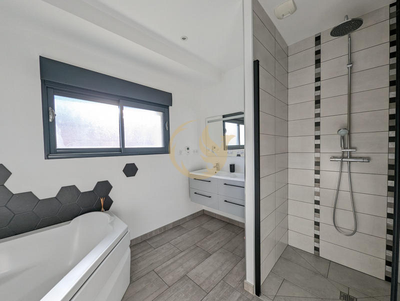 Maison contemporaine - 132 m² - 6 pièces