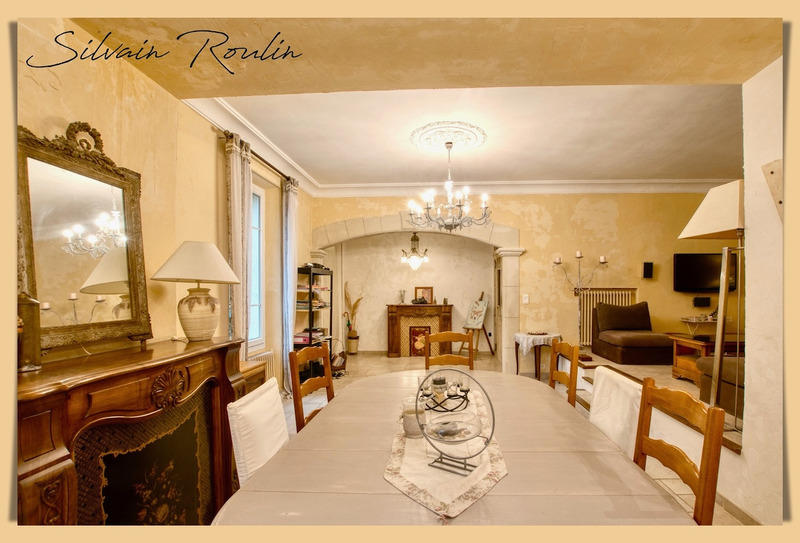 Maison - 320 m² - 8 pièces