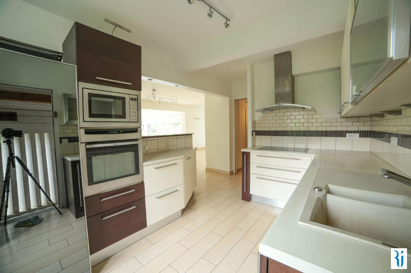 Maison - 160 m² - 5 pièces