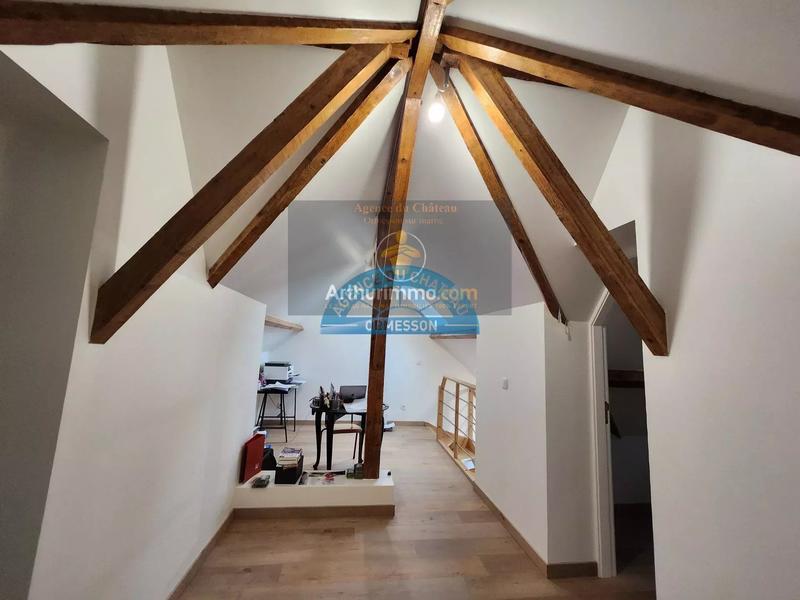 Maison - 233 m² - 11 pièces