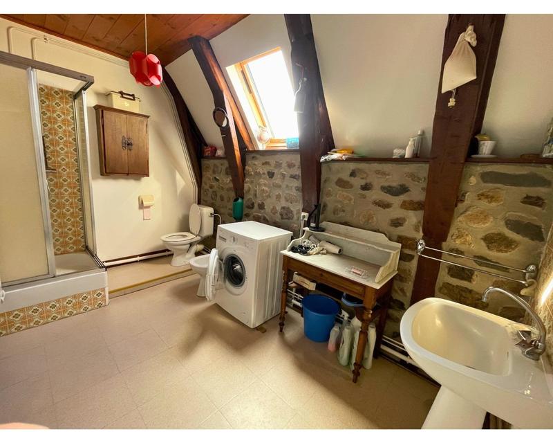 Maison - 300 m² - 20 pièces