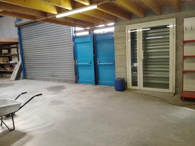 Local commercial - 150 m² - 2 pièces