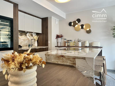 Appartement - 100 m² - 4 pièces