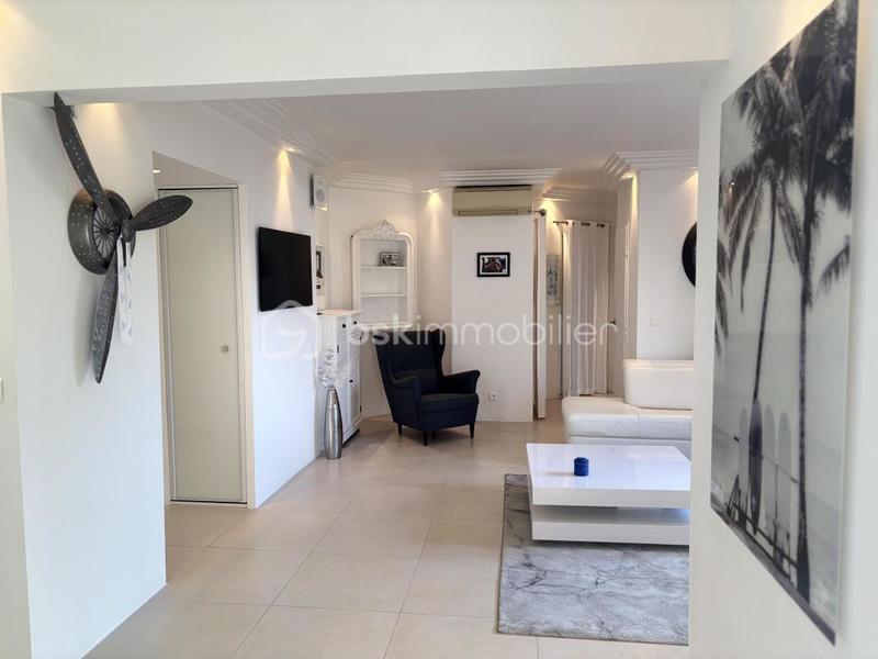 Appartement - 120 m² - 5 pièces