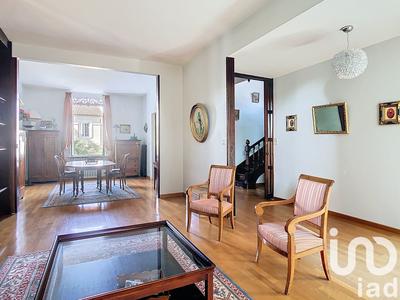 Maison - 260 m² - 10 pièces