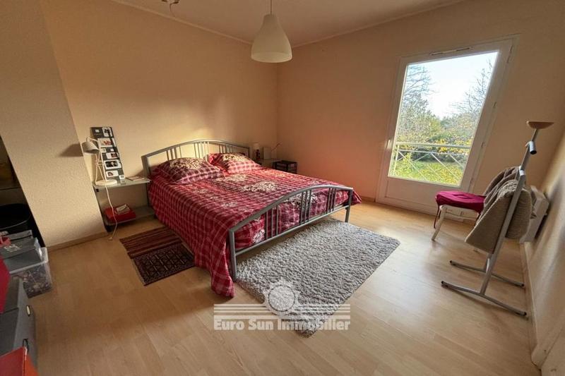 Maison - 400 m² - 16 pièces