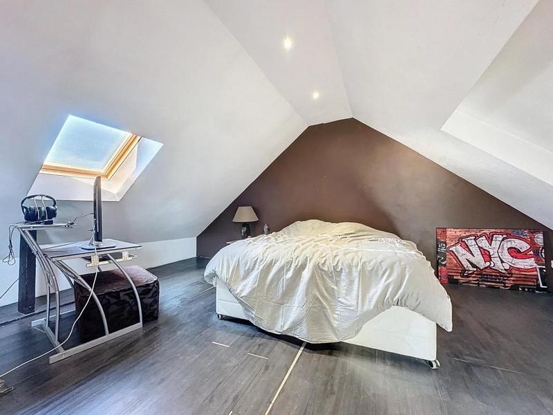 Maison - 186 m² - 7 pièces