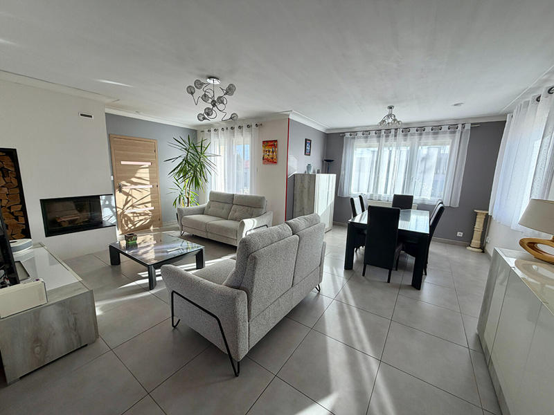 Maison - 205 m² - 7 pièces