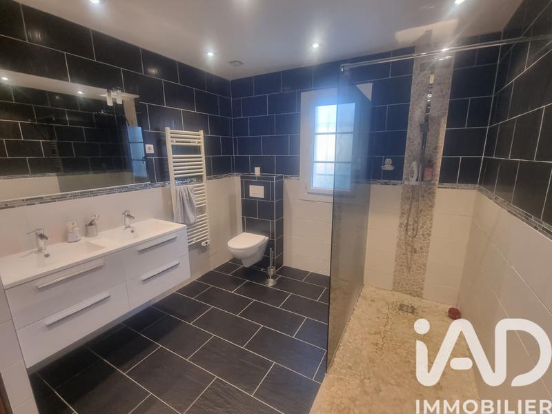 Maison - 140 m² - 5 pièces