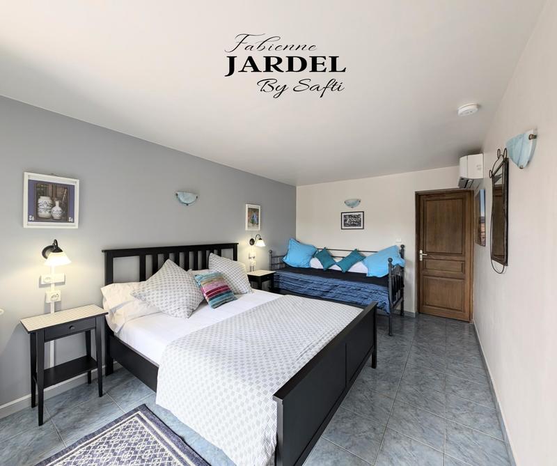 Maison - 292 m² - 10 pièces