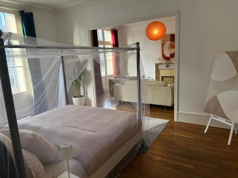 Appartement - 114 m² - 2 pièces