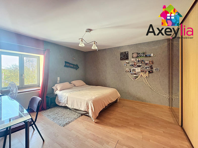 Maison - 234 m² - 9 pièces