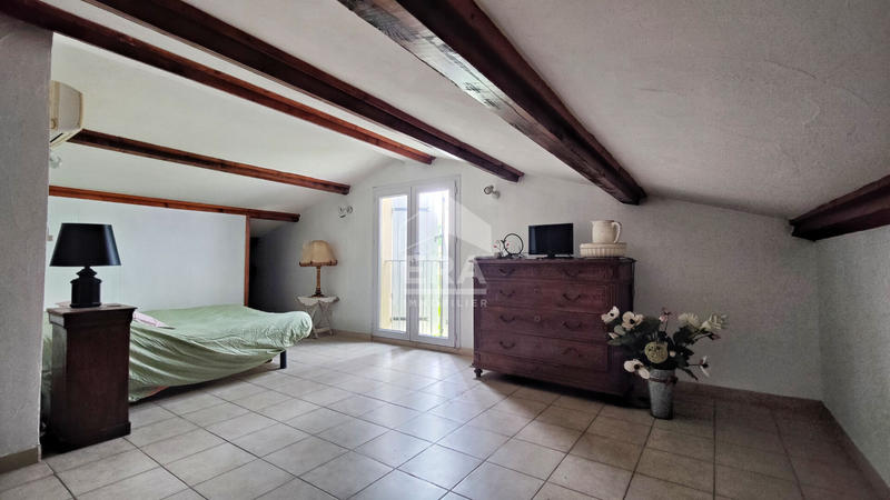 Maison - 221 m² - 8 pièces