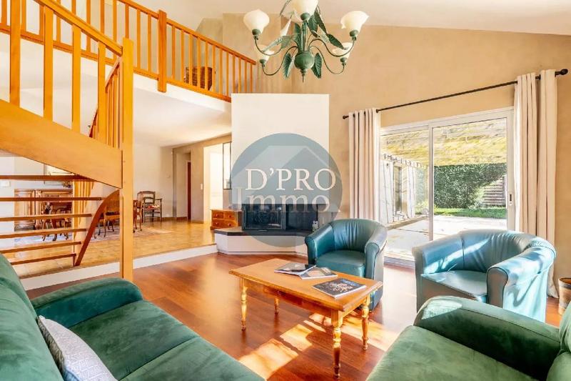 Maison - 153 m² - 7 pièces