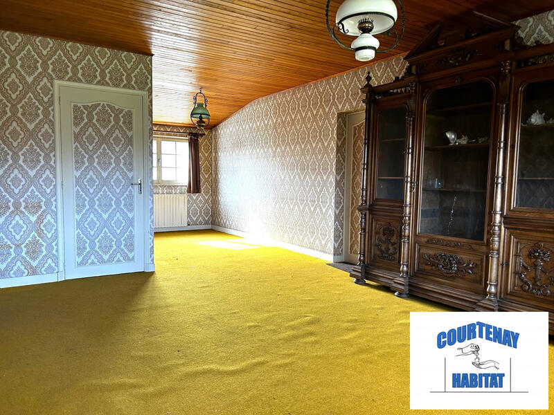 Maison traditionnelle - 227 m² - 6 pièces