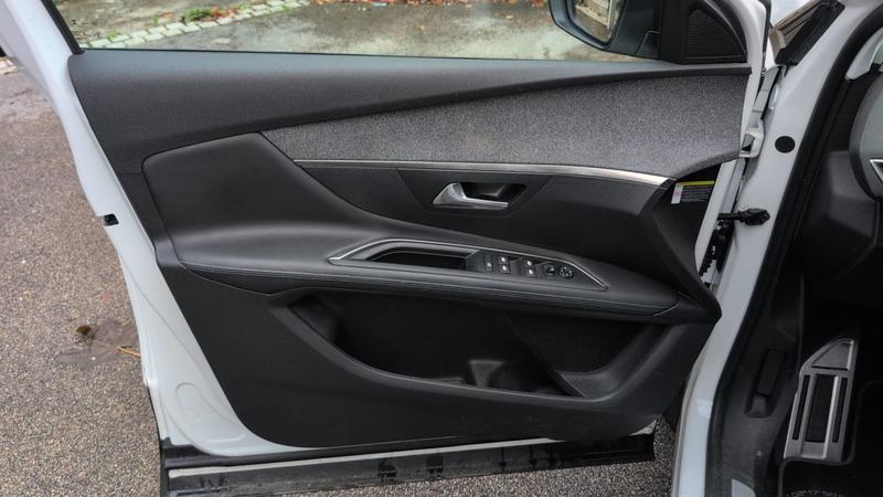 Peugeot 3008 II 1.2 PureTech 130 Eat6 Crossway - Entretien constructeur Toit ouvrant