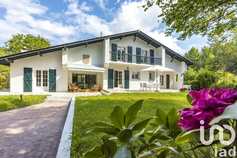 Maison de maîtres - 241 m² - 6 pièces