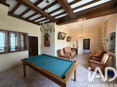 Maison - 208 m² - 9 pièces