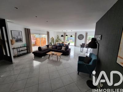 Maison - 206 m² - 8 pièces