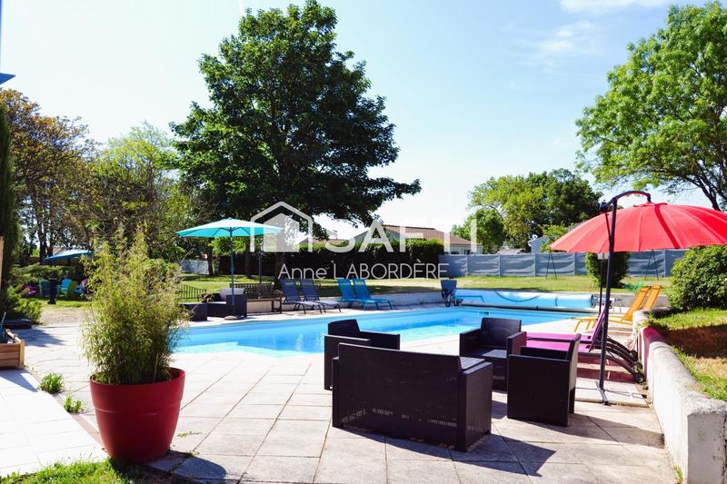 Maison - 208 m² - 8 pièces