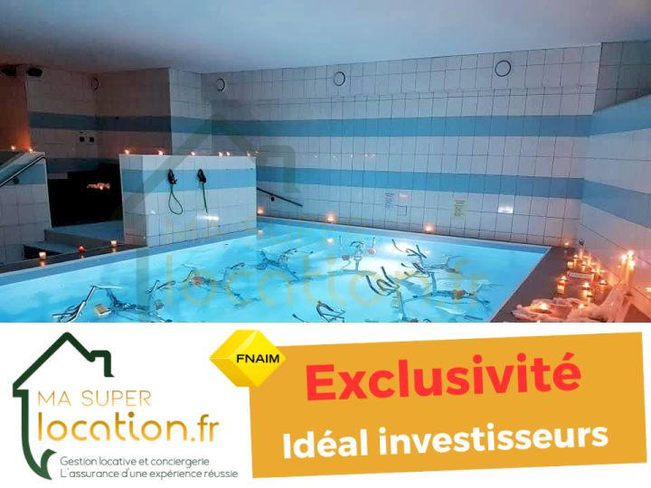 Local commercial - 370 m² - 14 pièces