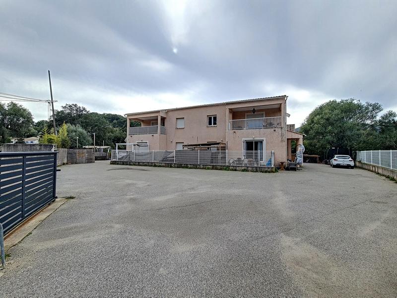 Appartement - 81 m² - 3 pièces