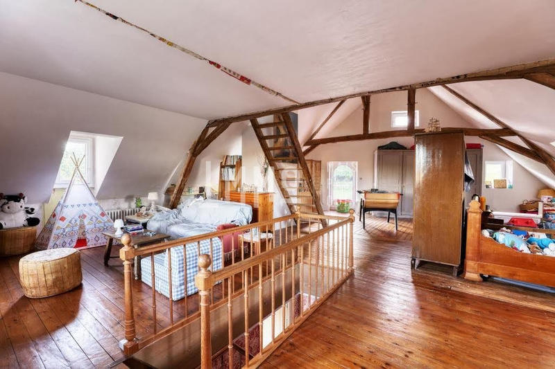 Maison - 242 m² - 8 pièces