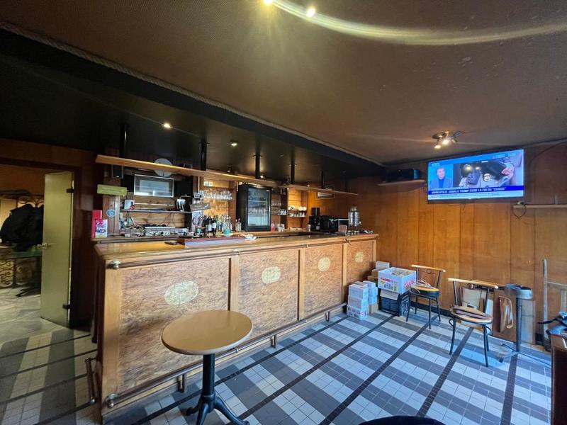 Maison - 640 m² - 10 pièces