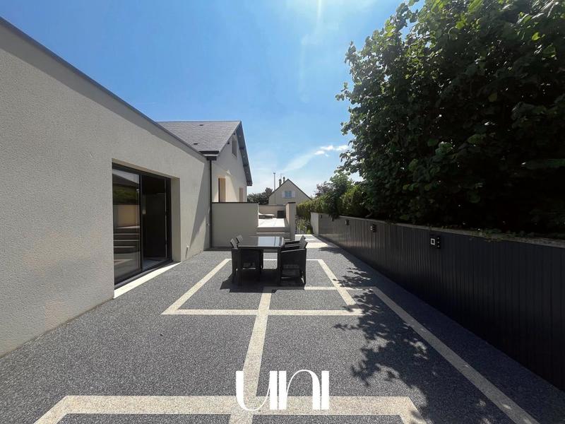 Maison - 206 m² - 6 pièces