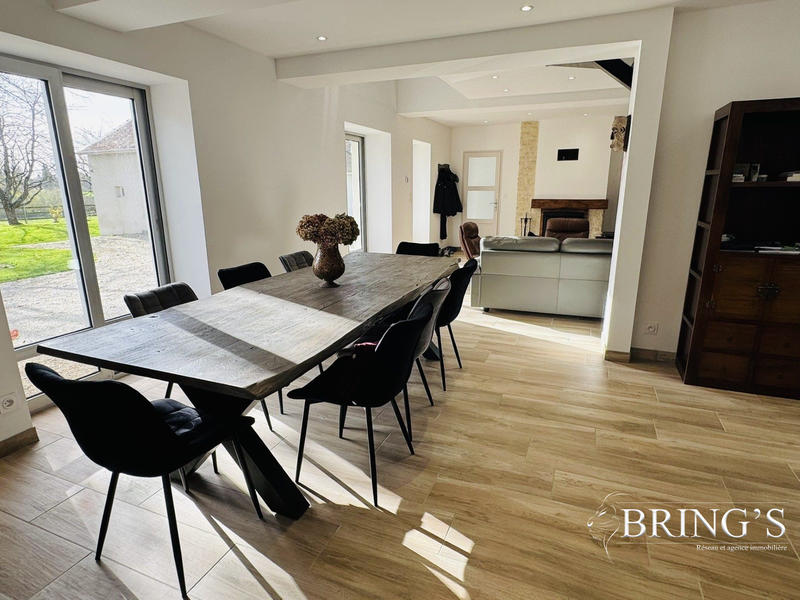 Maison - 161 m² - 6 pièces