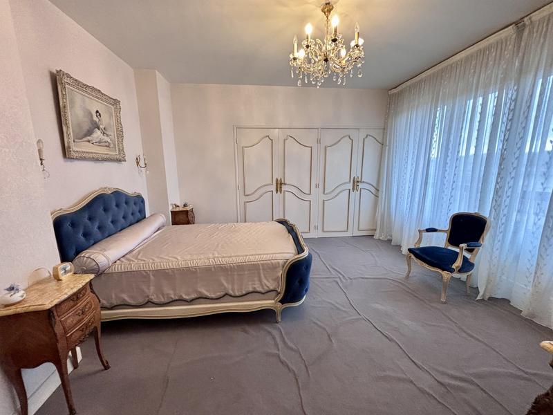 Appartement - 149 m² - 6 pièces